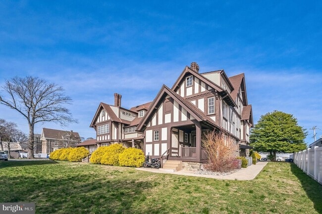 Building Photo - 7220 Ridge Ave