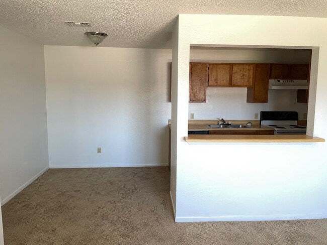 Building Photo - Lakeview Apartments