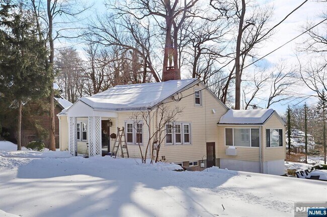 Building Photo - 2 Maysenger Rd