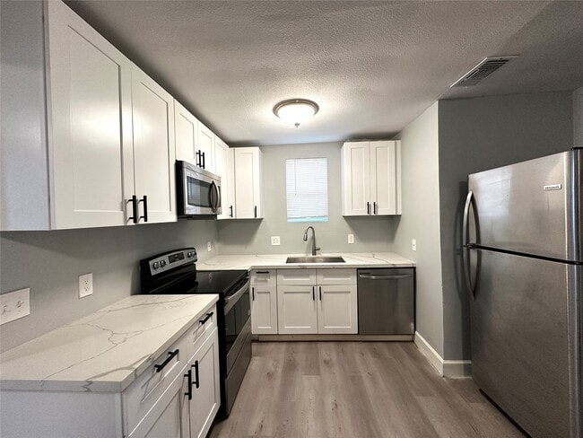 Building Photo - 4318 1st St