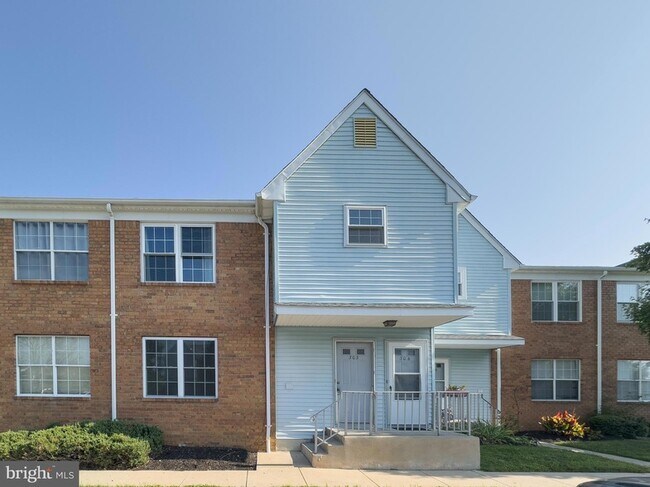 Primary Photo - 303 Dove Ct