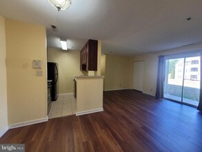 Building Photo - 33 Fern Oak Cir