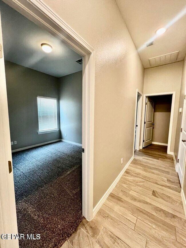 Building Photo - 11365 Hidalgo Dr