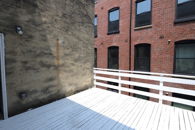 Building Photo - 1131 N 4th St