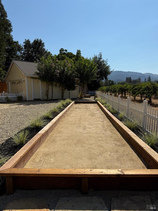 Building Photo - 1395 Grove Ct