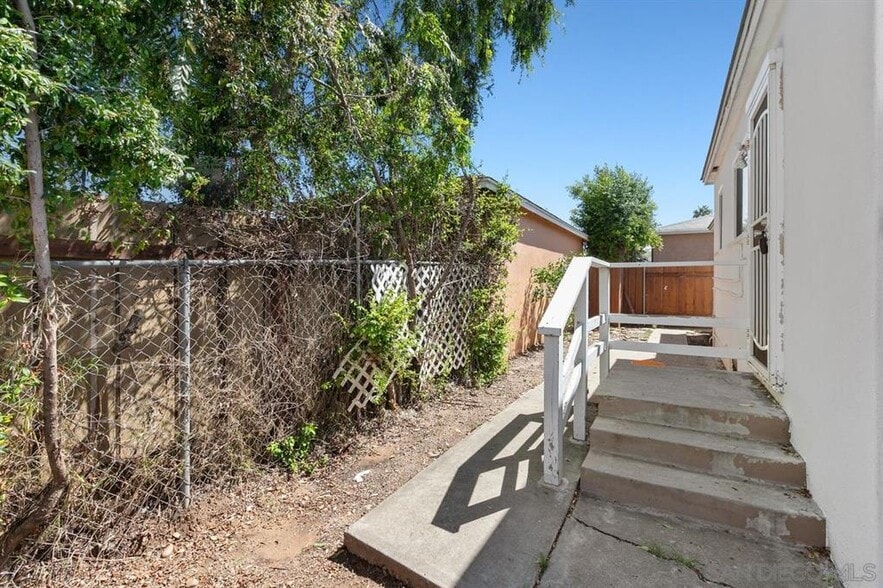 Building Photo - 4330 Quince St