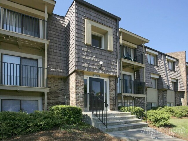 Building Photo - 1215 Old Manor Rd