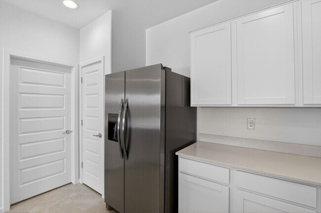 Building Photo - Modern 3BR Living with Resort-Style Amenities in Magma Vista Ranch