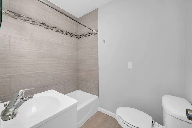 Building Photo - Astounding 4 Bedroom House for Rent!