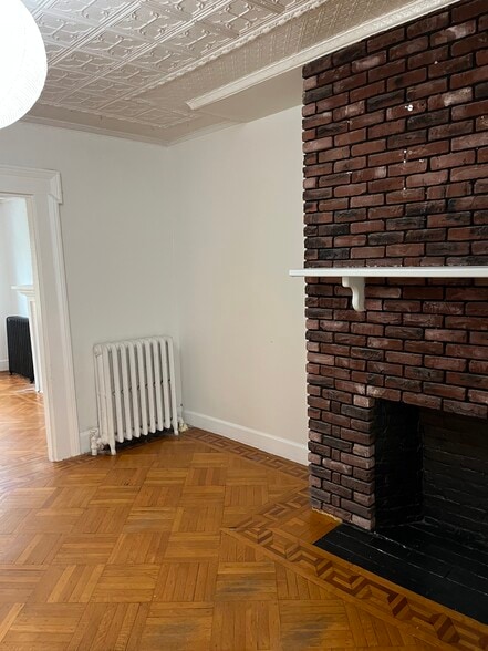 Building Photo - 188 3rd St