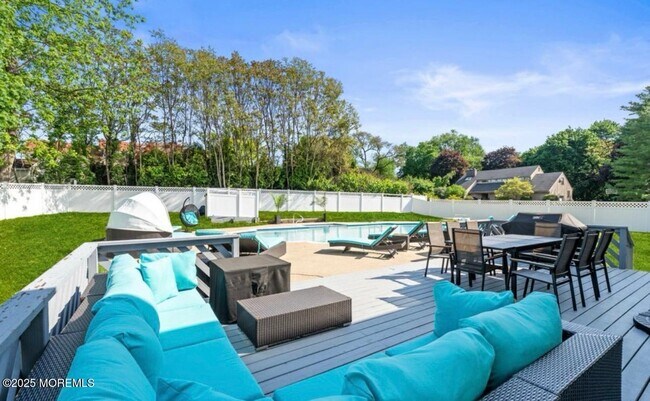 Building Photo - 16 Bridle Dr