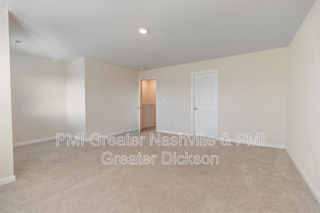 Building Photo - 305 Masters Way