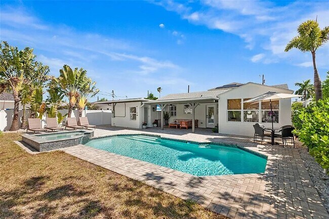 Building Photo - Coastal Luxury Living Just Minutes from Madeira Beach - 3bed | 2 bath