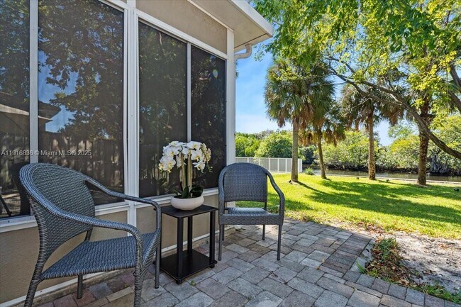 Building Photo - 413 NW 23rd Ave