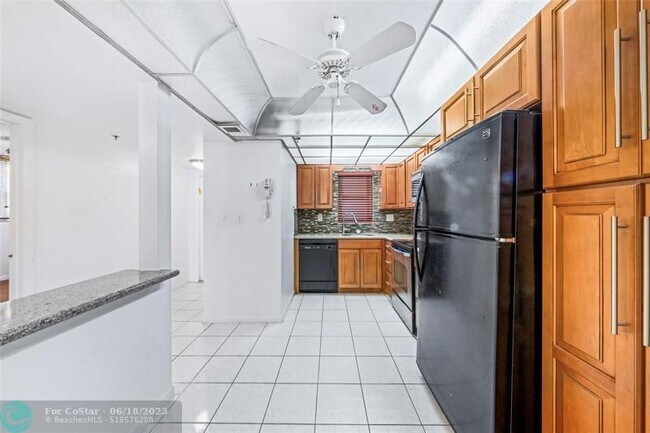 Building Photo - 3150 W Rolling Hills Cir
