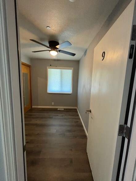 Primary Photo - 1111 NW 32nd St