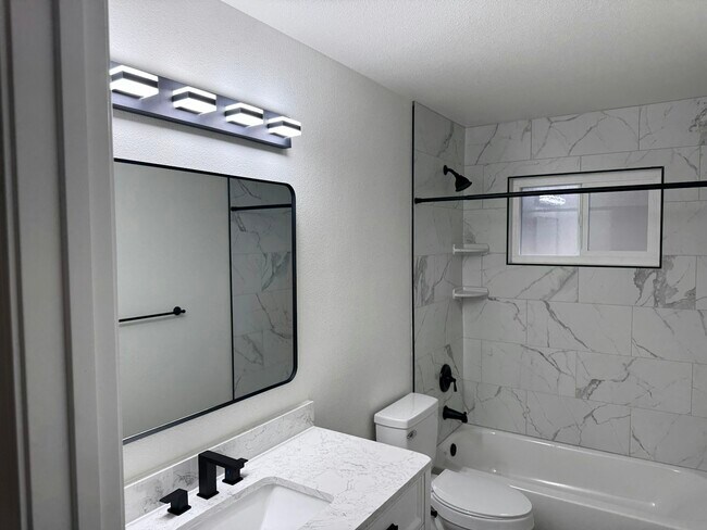 Building Photo - 2118 N Glenn Ave