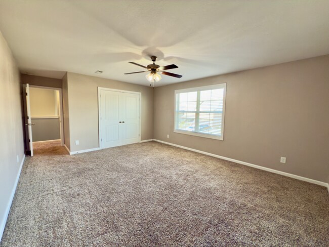 Building Photo - 1325 Millet Dr