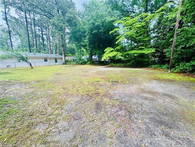 Building Photo - 803 Floyd St