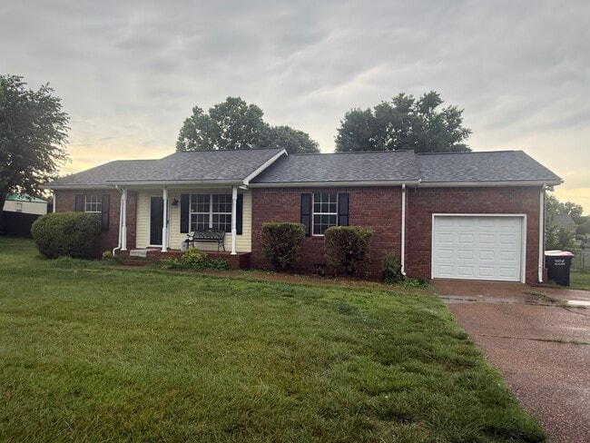 Building Photo - 1002 Sunday Silence Dr