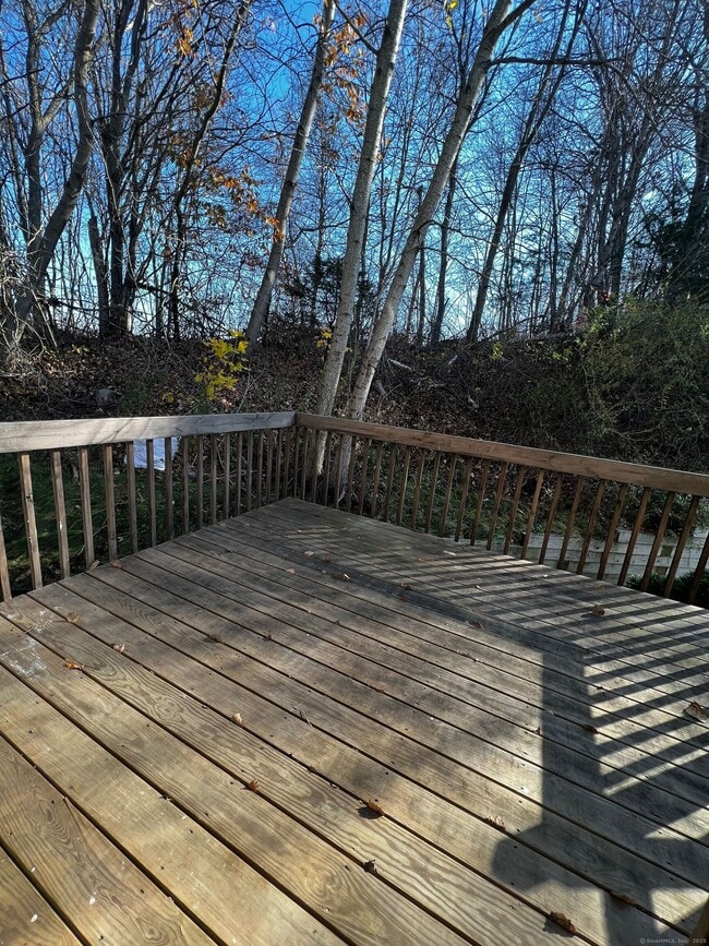 Building Photo - 812 Lake Vista Dr