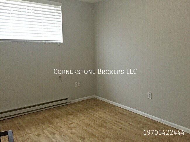 Building Photo - 217 Applewood Ct