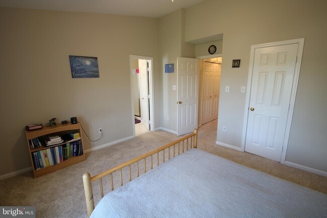 Building Photo - 13728 Valley Oak Cir