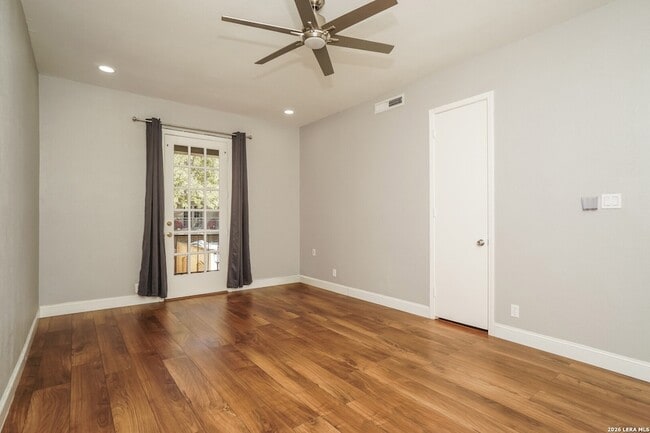 Building Photo - 7711 Broadway St