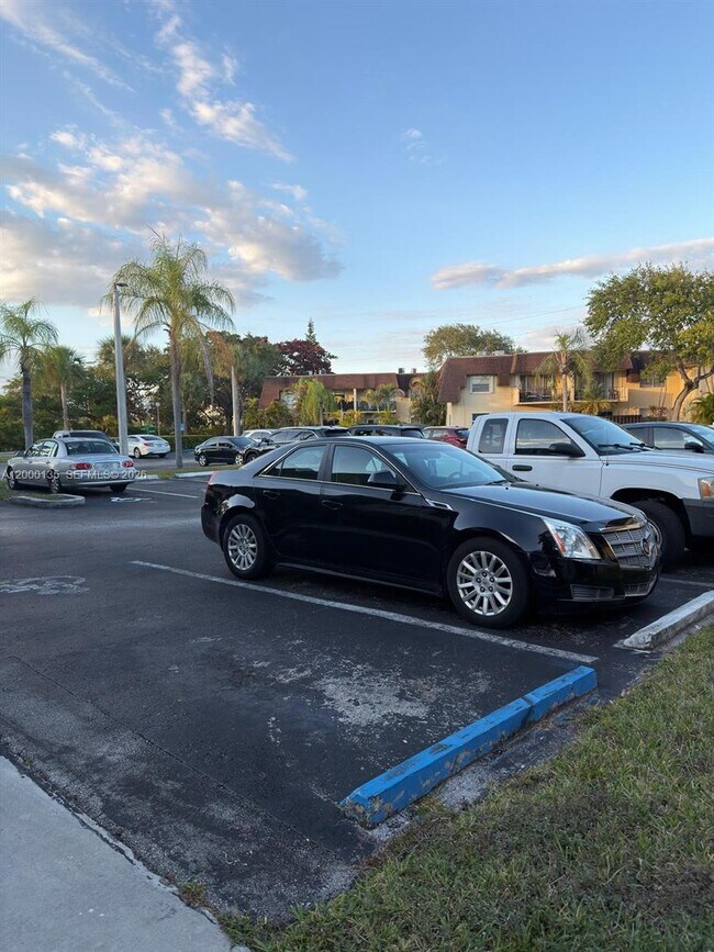 Building Photo - 9108 SW 137th Ter