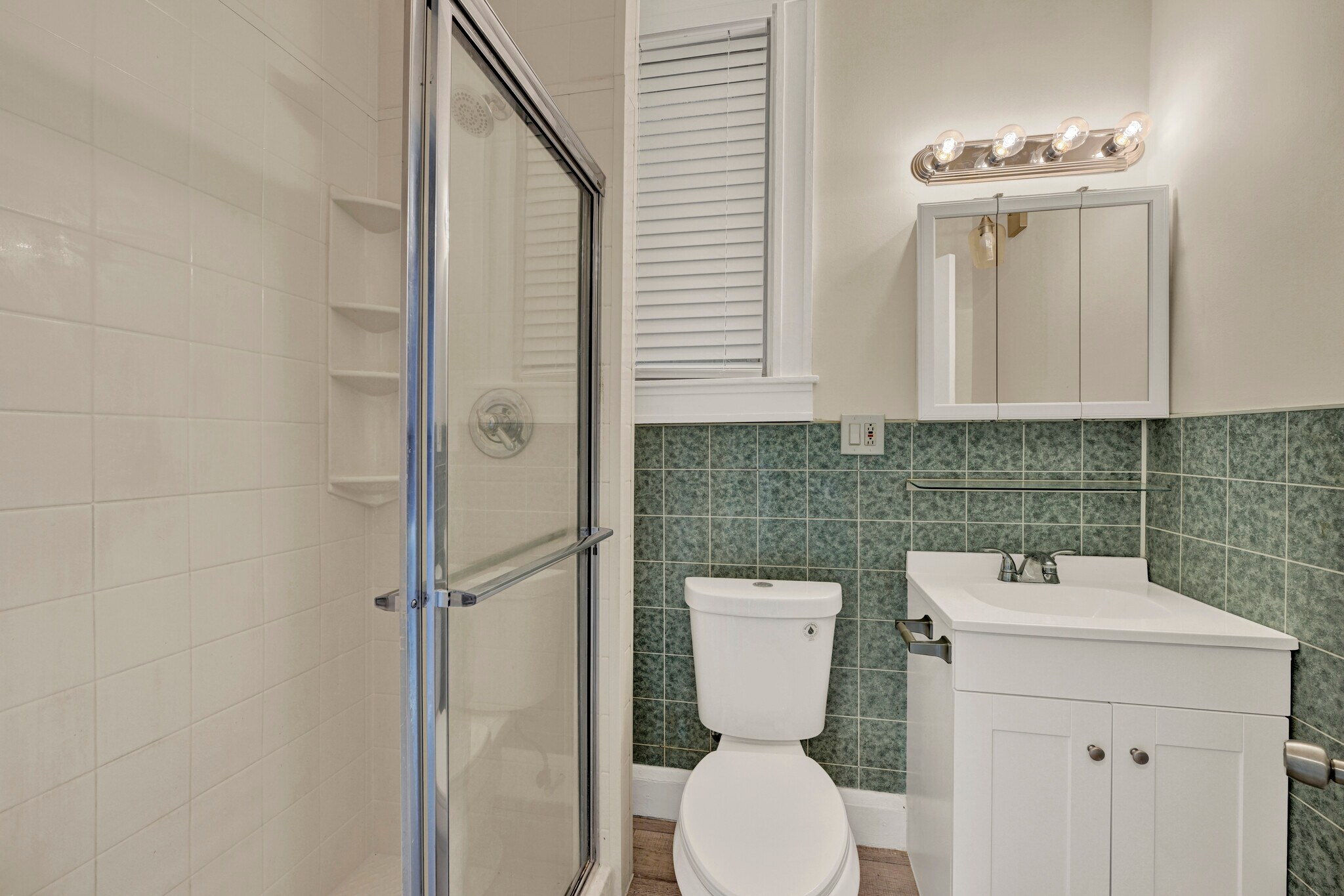 Building Photo - 404 Cornwall St