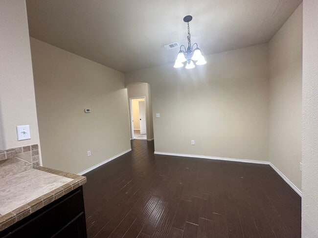 Building Photo - 304 Rosalie Dr
