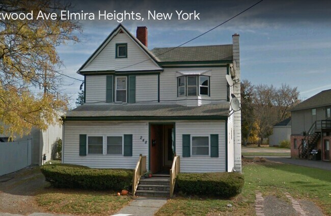 Primary Photo - 248 Oakwood Ave