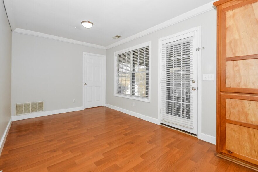 Building Photo - 5020 Amber Way NW