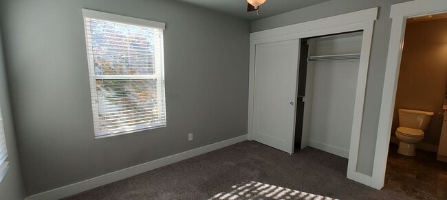 Building Photo - GORGEOUS Downtown Unit!!!