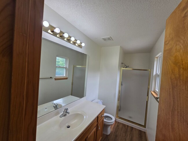 Building Photo - Huge three bedroom home available for rent