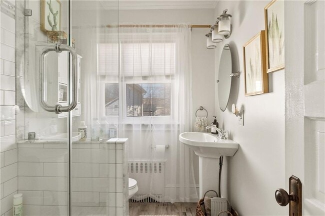 Building Photo - 35 Hall Ave