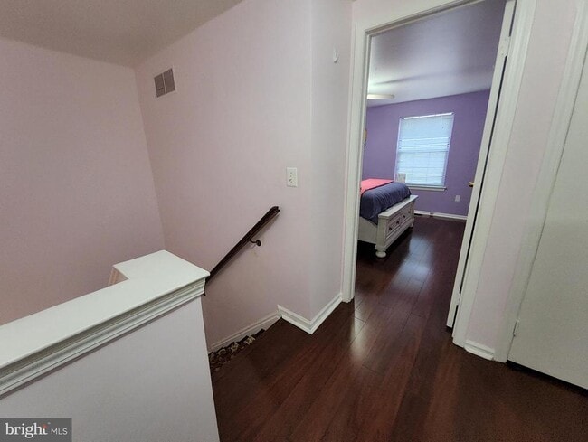 Building Photo - 2 Adam Ct