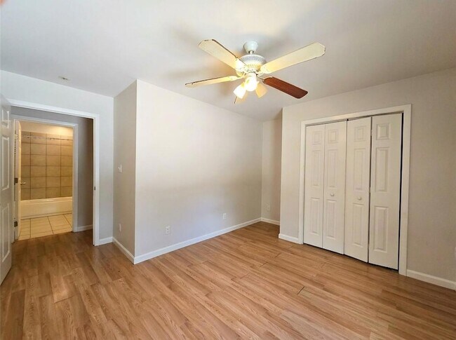 Building Photo - 4516 Russell Dr