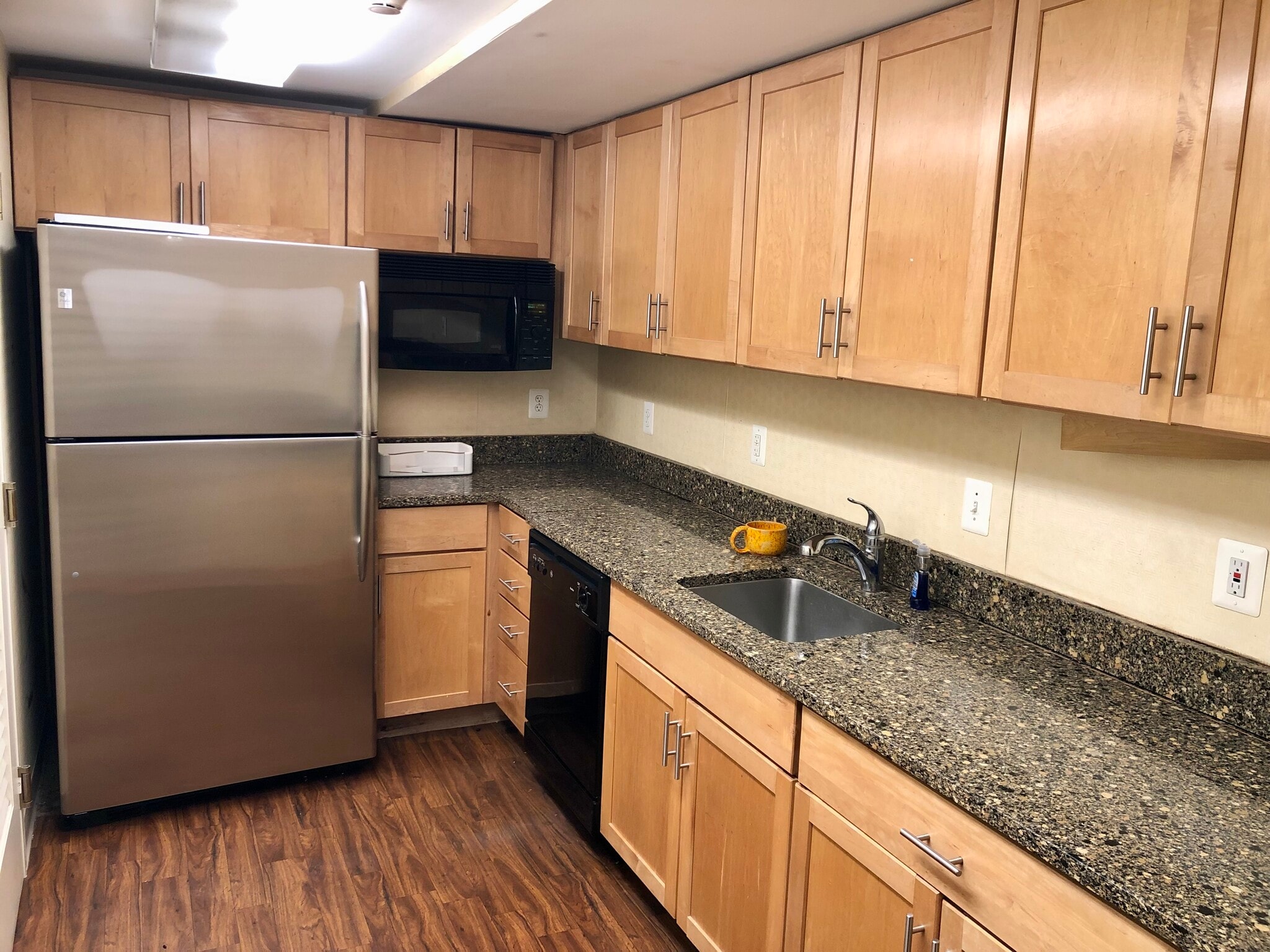 Kitchen - 950 25th St NW