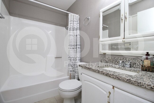 Building Photo - 9021 W Elm St