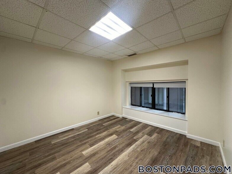 Building Photo - 62 Boylston St