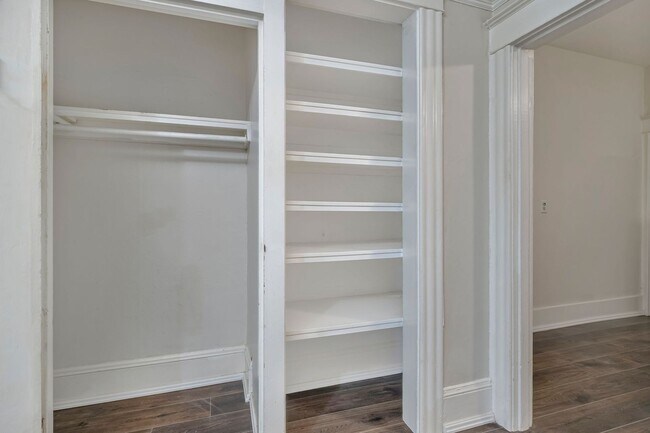 Building Photo - Vintage Charm Meets Modern Comfort in NW Portland