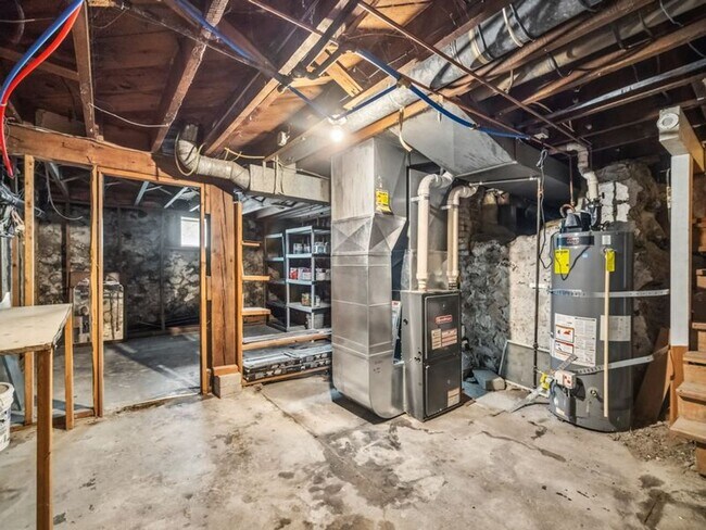 Building Photo - Stunning Updated Home in North Spokane | Bright Interiors, Modern Kitchen & Private Patio