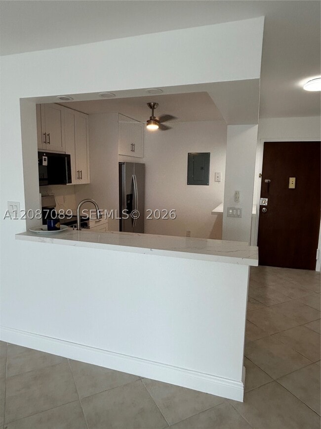 Building Photo - 110 S Shore Dr