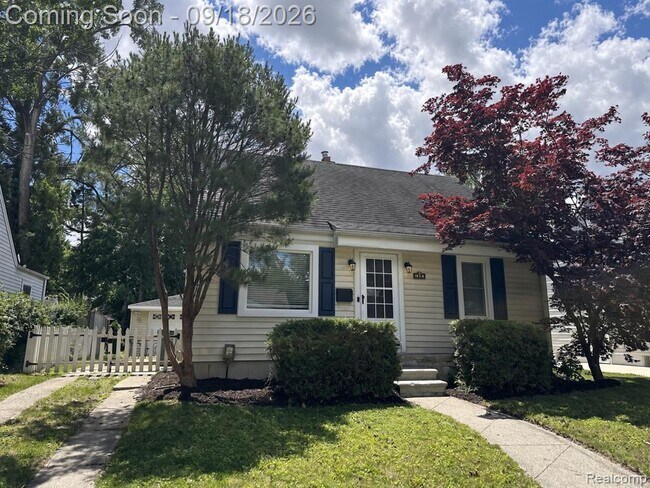 Building Photo - 914 Bauman Ave