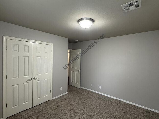 Building Photo - 9127 S 256th E Ave