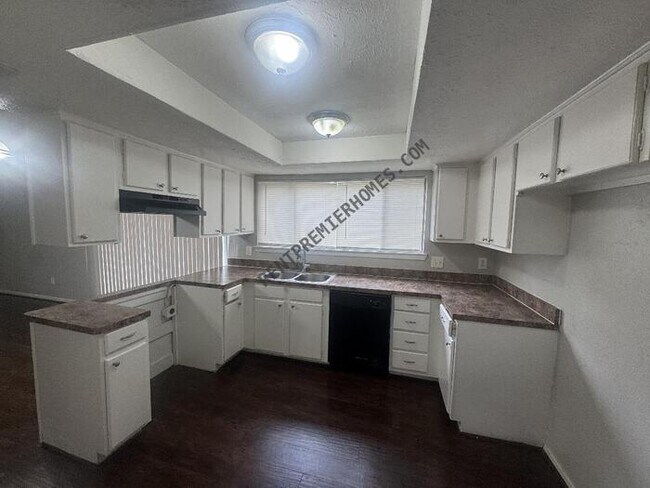 Building Photo - 23139 Lestergate Dr