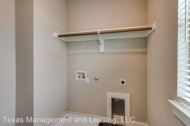 Building Photo - 2 br, 2 bath House - 631 Harvest Moon Drive