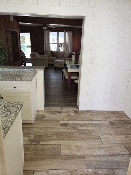 Building Photo - 712 N Warfield Ave