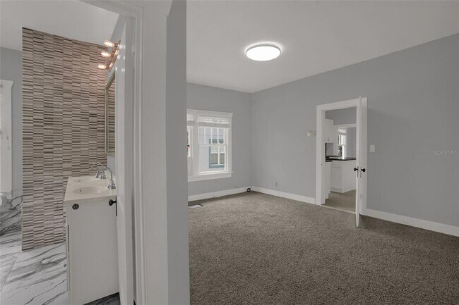 Building Photo - 1629 Ferris Ave